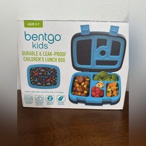 Bentgo Kids lunch box new blue dinosaur lunch container leak proof durable